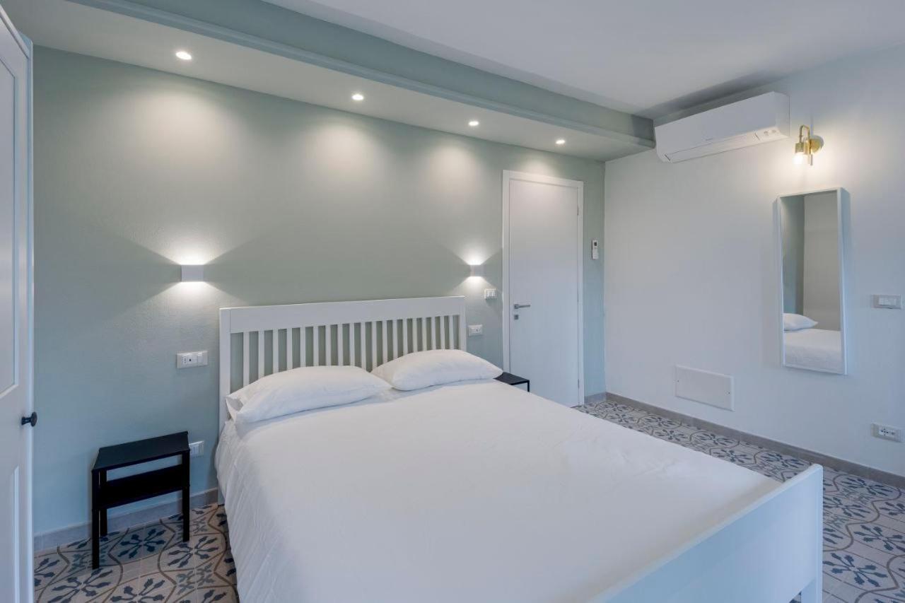 Gli Ulivi Rooms And Breakfast Marina dʼMarina dʼAndora Bagian luar foto